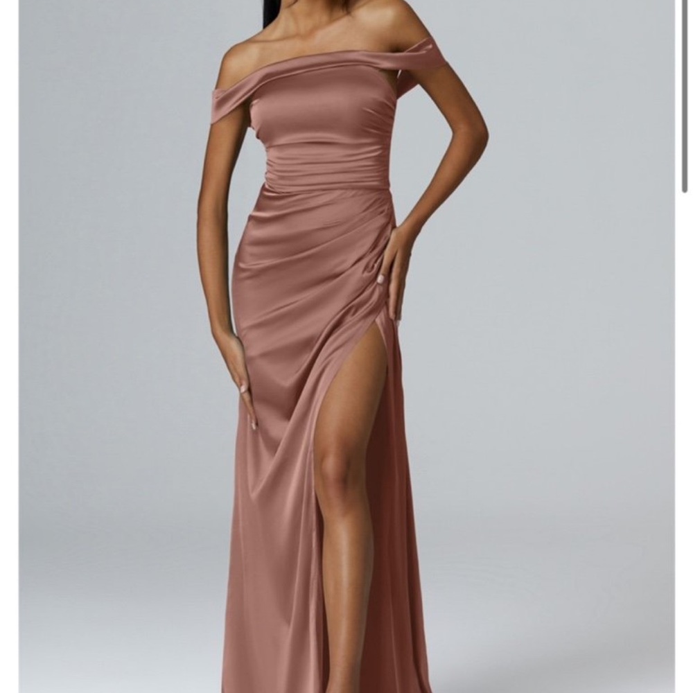 Elegant Off-Shoulder Mauve Evening Gown